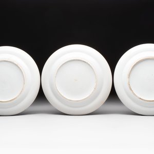 A Chinese Canton famille rose 12-piece diner service with figural design, 19th C. — photo 11