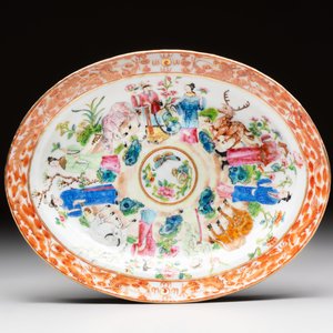 A Chinese Canton famille rose 12-piece diner service with figural design, 19th C. — photo 12