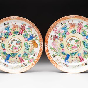 A Chinese Canton famille rose 12-piece diner service with figural design, 19th C. — photo 6