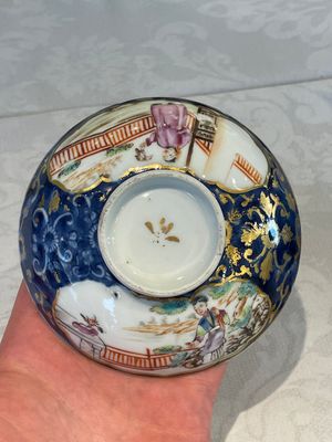 A Chinese Canton famille rose 18-piece 'mandarin subject' tea service, Qianlong — foto 11