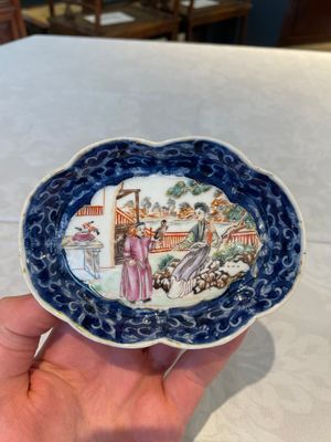 A Chinese Canton famille rose 18-piece 'mandarin subject' tea service, Qianlong — foto 12
