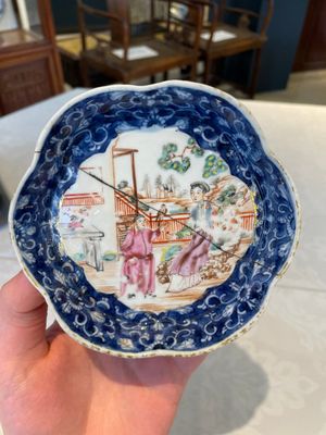 A Chinese Canton famille rose 18-piece 'mandarin subject' tea service, Qianlong — foto 21