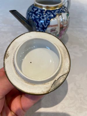 A Chinese Canton famille rose 18-piece 'mandarin subject' tea service, Qianlong — foto 6