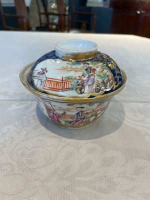 A Chinese Canton famille rose 18-piece 'mandarin subject' tea service, Qianlong — foto 10