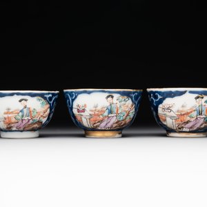A Chinese Canton famille rose 18-piece 'mandarin subject' tea service, Qianlong — foto 26