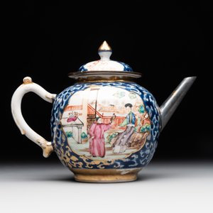 A Chinese Canton famille rose 18-piece 'mandarin subject' tea service, Qianlong — foto 4