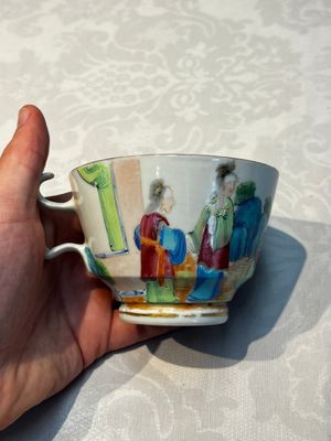 A Chinese Canton famille rose 20-piece tea service with figural design, 19th C. — photo 117