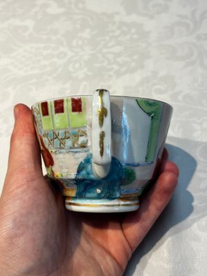 A Chinese Canton famille rose 20-piece tea service with figural design, 19th C. — photo 120