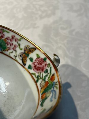A Chinese Canton famille rose 20-piece tea service with figural design, 19th C. — photo 122