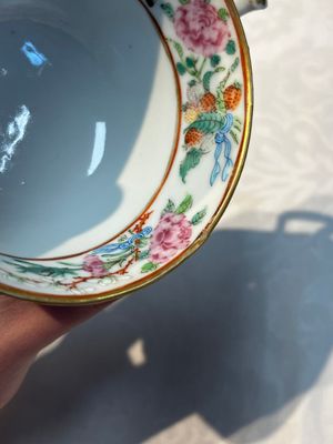 A Chinese Canton famille rose 20-piece tea service with figural design, 19th C. — photo 133