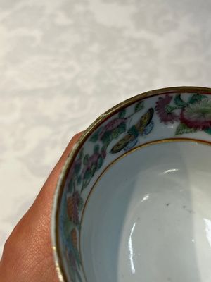 A Chinese Canton famille rose 20-piece tea service with figural design, 19th C. — photo 148