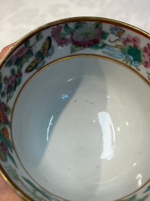 A Chinese Canton famille rose 20-piece tea service with figural design, 19th C. — photo 149