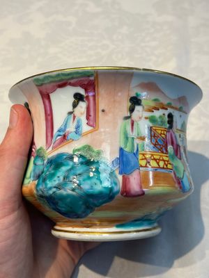 A Chinese Canton famille rose 20-piece tea service with figural design, 19th C. — photo 25