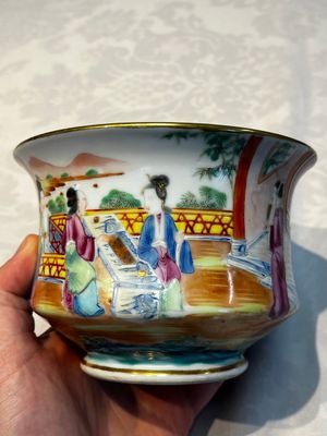 A Chinese Canton famille rose 20-piece tea service with figural design, 19th C. — photo 26