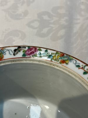 A Chinese Canton famille rose 20-piece tea service with figural design, 19th C. — photo 30