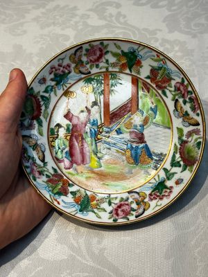 A Chinese Canton famille rose 20-piece tea service with figural design, 19th C. — photo 42