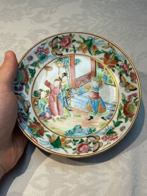 A Chinese Canton famille rose 20-piece tea service with figural design, 19th C. — photo 50