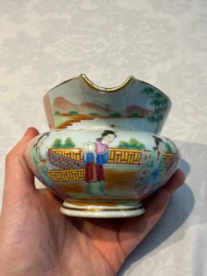 A Chinese Canton famille rose 20-piece tea service with figural design, 19th C. — photo 68