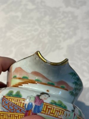 A Chinese Canton famille rose 20-piece tea service with figural design, 19th C. — photo 74