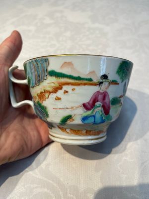 A Chinese Canton famille rose 20-piece tea service with figural design, 19th C. — photo 84