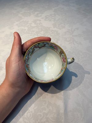A Chinese Canton famille rose 20-piece tea service with figural design, 19th C. — photo 88