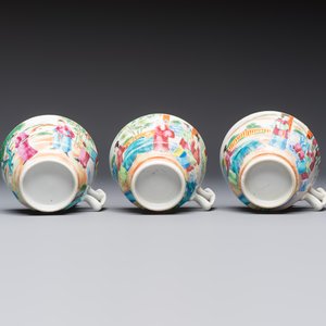 A Chinese Canton famille rose 20-piece tea service with figural design, 19th C. — photo 29