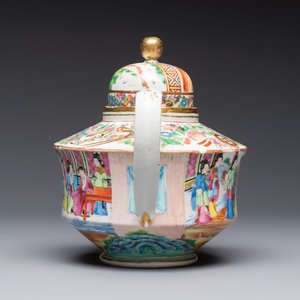 A Chinese Canton famille rose 20-piece tea service with figural design, 19th C. — photo 3