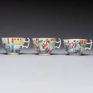 A Chinese Canton famille rose 20-piece tea service with figural design, 19th C. — photo 34