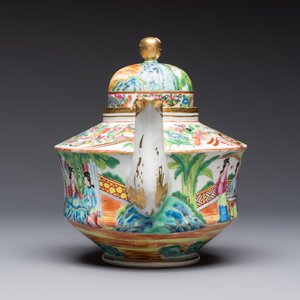 A Chinese Canton famille rose 20-piece tea service with figural design, 19th C. — photo 5