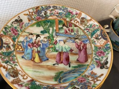 A Chinese Canton famille rose 24-piece tea service, 19th C. — 照片 8