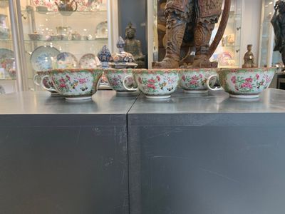 A Chinese Canton famille rose 62-piece Scottish market Ormiston armorial tea service, 19th C. — photo 12