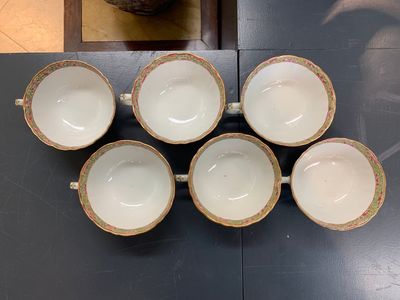 A Chinese Canton famille rose 62-piece Scottish market Ormiston armorial tea service, 19th C. — photo 13