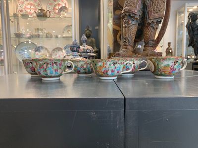 A Chinese Canton famille rose 62-piece Scottish market Ormiston armorial tea service, 19th C. — photo 15
