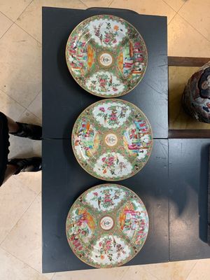A Chinese Canton famille rose 62-piece Scottish market Ormiston armorial tea service, 19th C. — photo 27