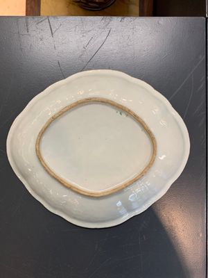 A Chinese Canton famille rose 62-piece Scottish market Ormiston armorial tea service, 19th C. — photo 4