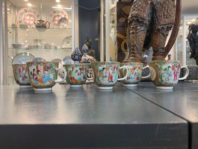 A Chinese Canton famille rose 62-piece Scottish market Ormiston armorial tea service, 19th C. — photo 7