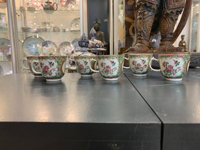 A Chinese Canton famille rose 62-piece Scottish market Ormiston armorial tea service, 19th C. — photo 8