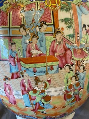 A Chinese Canton famille rose blue-ground vase and cover, 19th C. — 照片 10