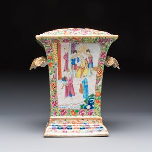 A Chinese Canton famille rose bough pot with narrative design, 19th C. — photo 2