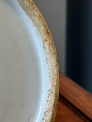 A Chinese Canton famille rose bowl and a covered bottle vase, 19th C. — photo 18