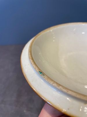 A Chinese Canton famille rose bowl and cover with figures in a landscape, Qianlong — photo 12
