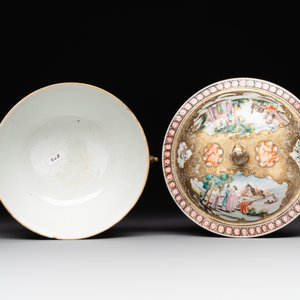 A Chinese Canton famille rose bowl and cover with figures in a landscape, Qianlong — photo 6