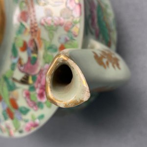 A Chinese Canton famille rose celadon-ground service, 19th C. — 照片 38