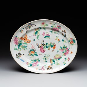 A Chinese Canton famille rose covered tureen on stand with flowers, fruits and insects, 19th C. — foto 6