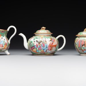 A Chinese Canton famille rose four-piece tea service, 19th C. — photo 4