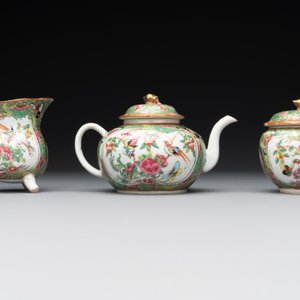 A Chinese Canton famille rose four-piece tea service, 19th C. — photo 5