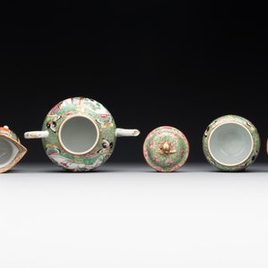 A Chinese Canton famille rose four-piece tea service, 19th C. — photo 6
