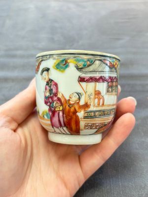 A Chinese Canton famille rose gilt-decorated covered cup and saucer, Qianlong — 照片 4