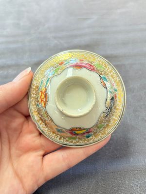 A Chinese Canton famille rose gilt-decorated covered cup and saucer, Qianlong — 照片 10