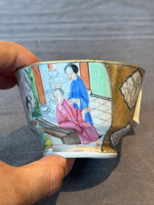 A Chinese Canton famille rose gilt-decorated cup and saucer and a famille verte tazza, 19th C. — photo 16